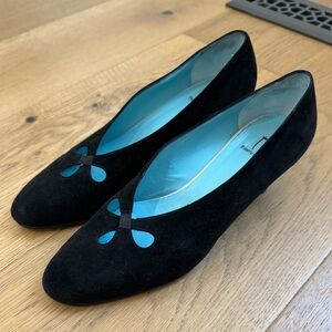 Thierry Rabotin Back Suede “Reno” Cutout Pumps - Size 40 - EUC